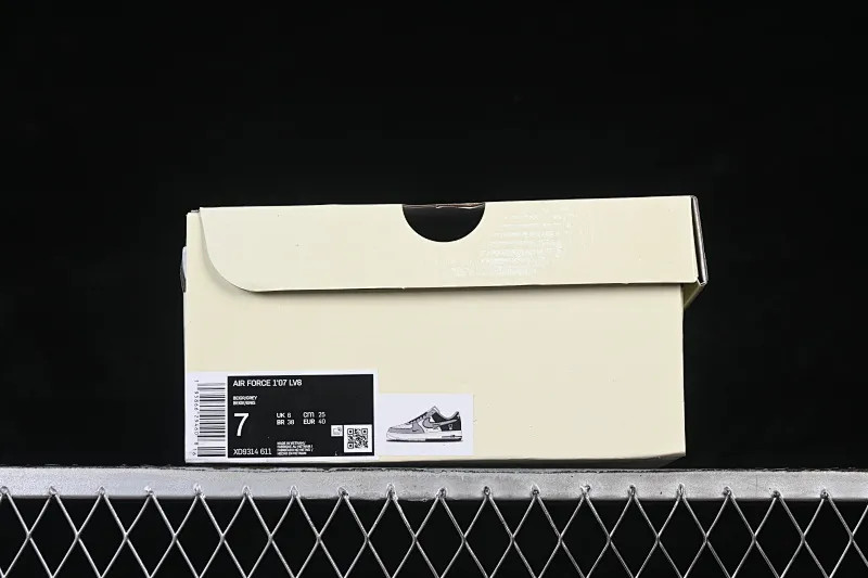 All categories Nk Air Force 1 Air Force series Nk Air Force 1 Low Air Force low-top Nike Air Force 1'07 Low Violent Bear joint black and gray stitching Air Force 1 low-top casual sneakers XD9314-611
